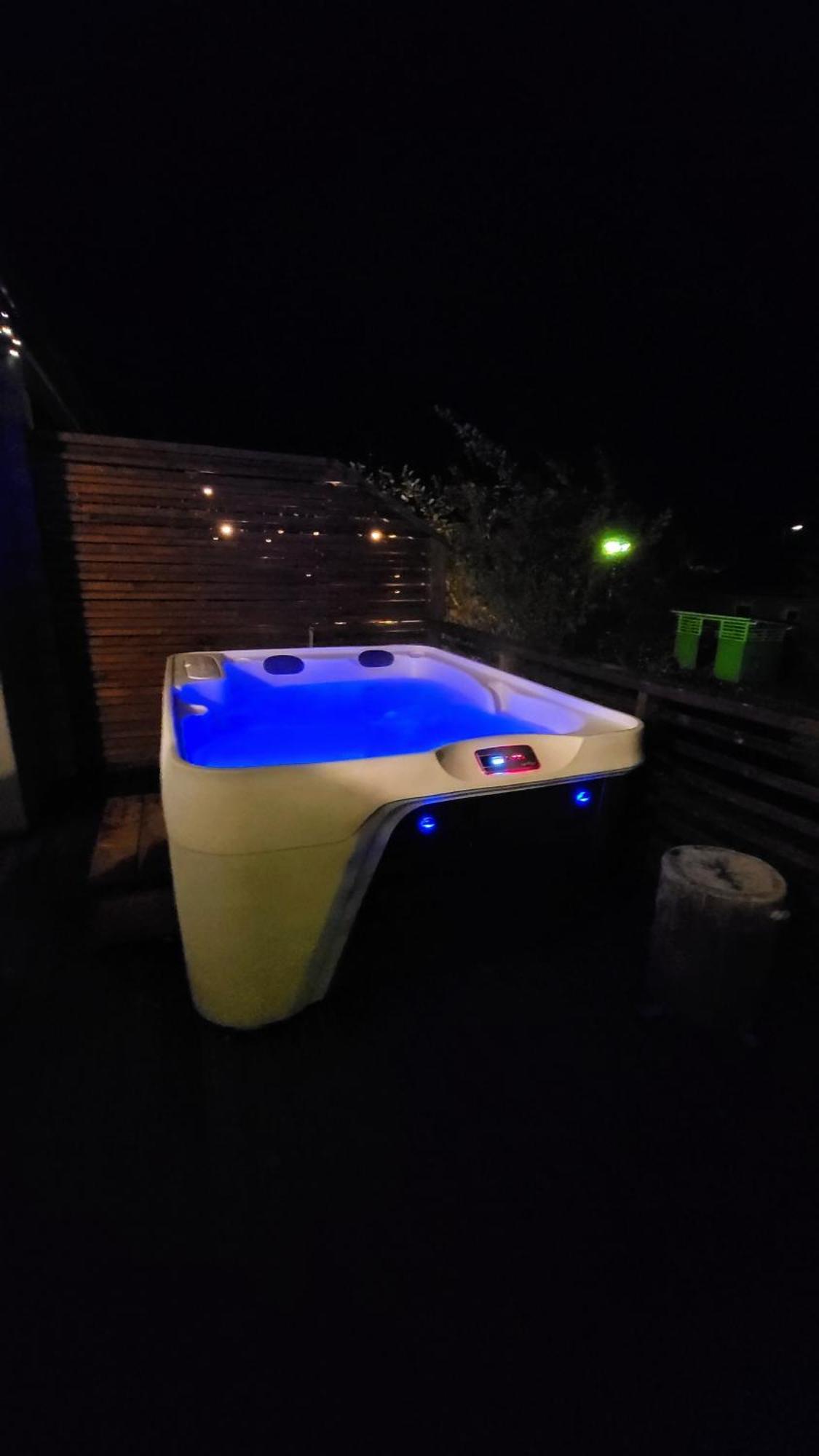 Jämsä Soepoe Moekki Himoksella Palveluiden Vieressaeヴィラ エクステリア 写真